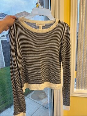 Forever 21 Black and White Striped Long-Sleeve Crewneck Top